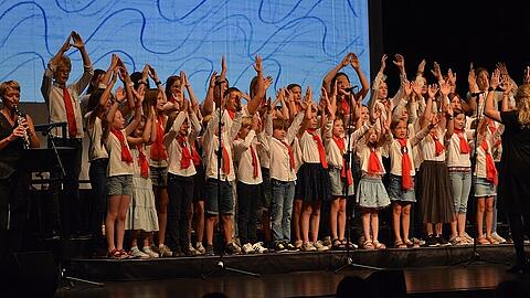 Singspiel in der Stadthalle von Bad Neustadt: Wohlstand, Wachstum, Zerstörung